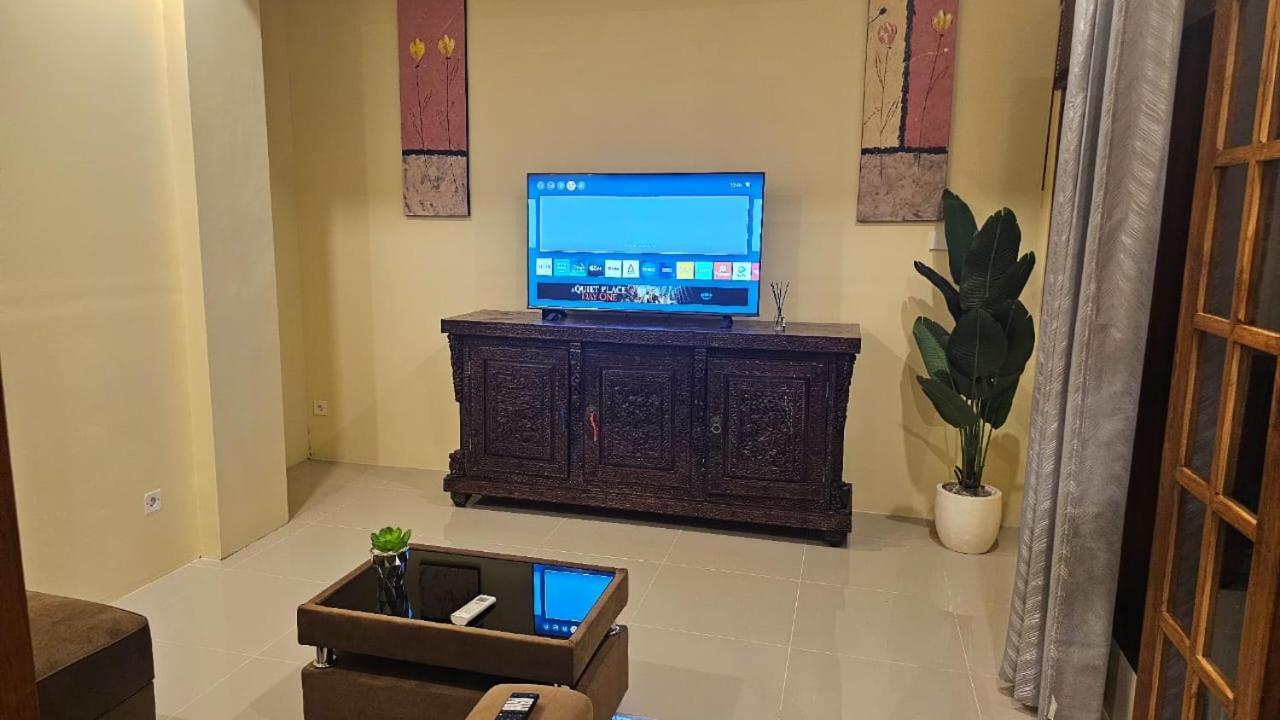 מטאראם Suci'S Friendly Apartments מראה חיצוני תמונה